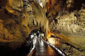 Optional: Visit to Dim Cave (time permitting)